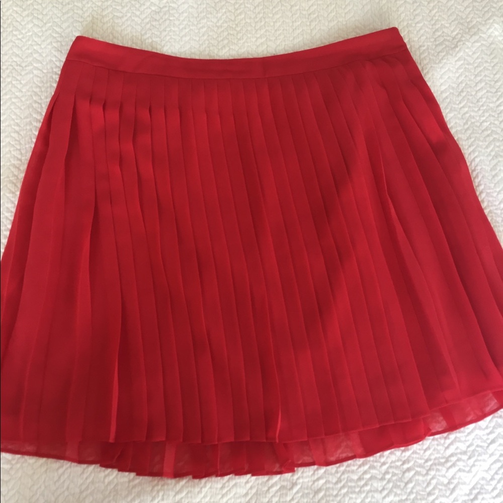 LOFT red pleated skirt